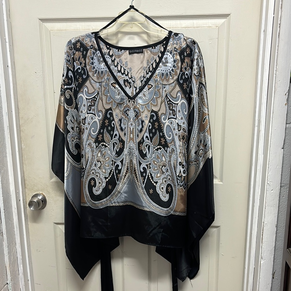 Black and White Asymmetrical Dolman Sleeve Blouse
